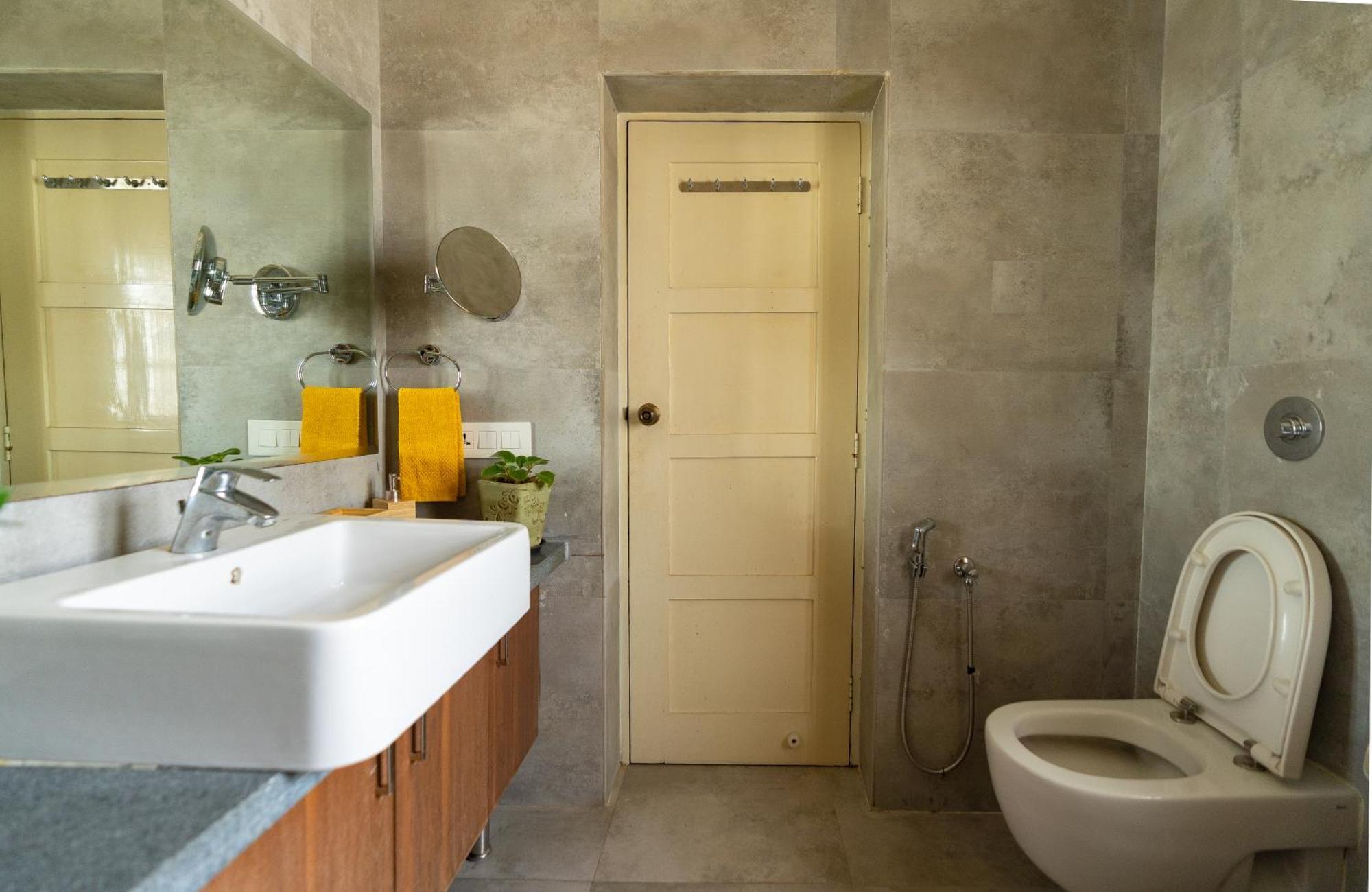 Luho 187 Bed & Breakfast Bangalore Bagian luar foto